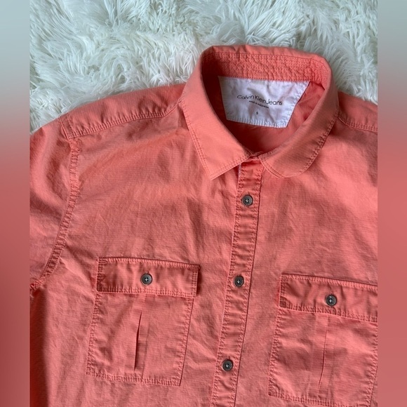 Calvin Klein button up short sleeve collared shirt size small - Picture 2 of 9